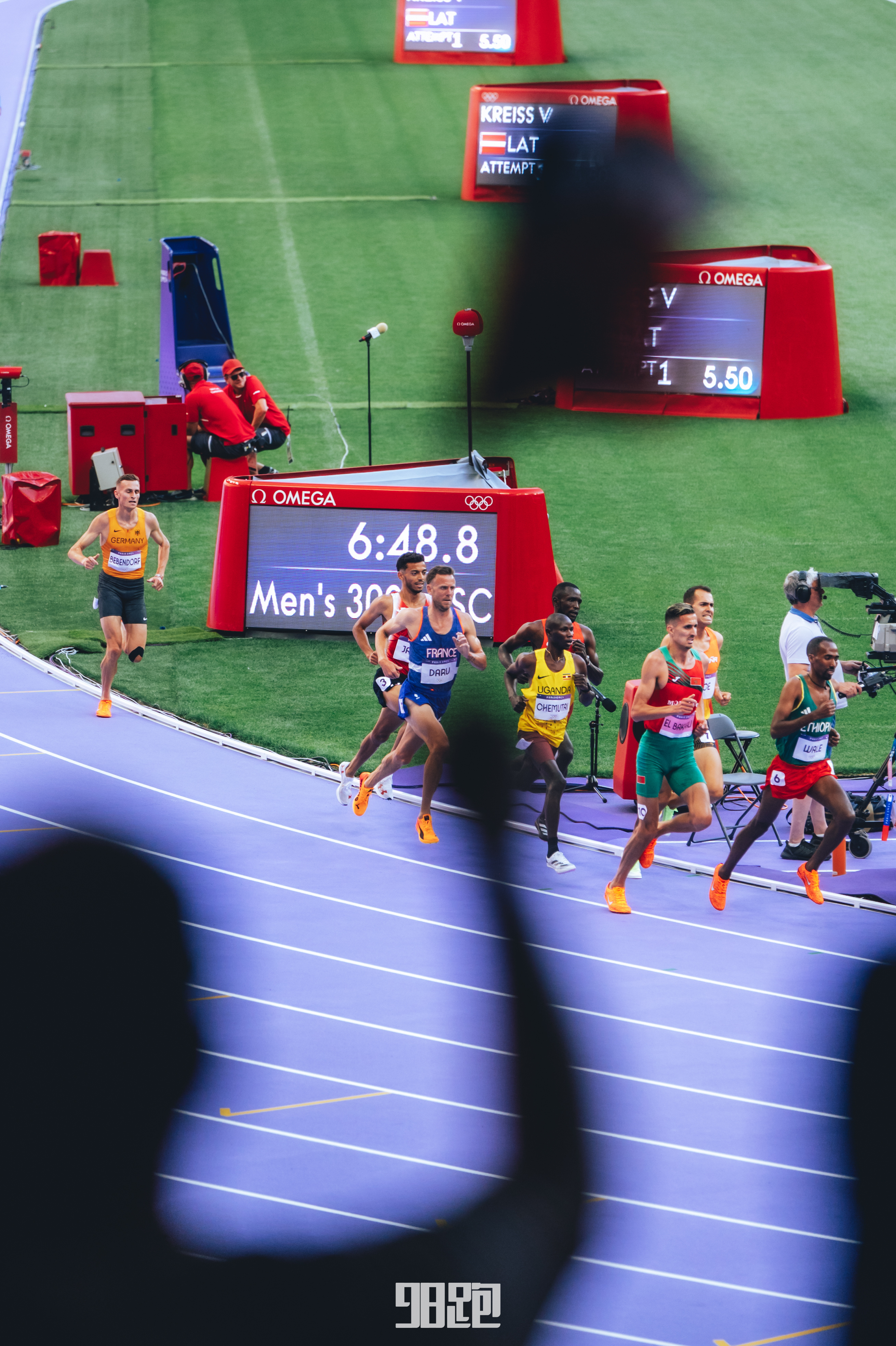 爱游戏排行榜-包含里程碑夜！圣安东尼奥马刺门线救险，NBA总决赛国际比赛日刷纪录，压力陡增，临场指挥获称赞的词条
